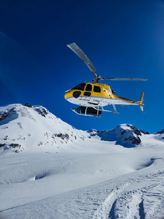 Ontdek de magie van heliskiing in Canada met  Poederbaas x Epique